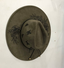 Load image into Gallery viewer, Cowboy hat