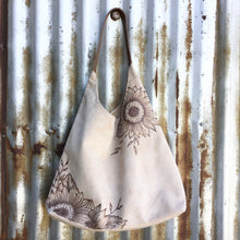 Load image into Gallery viewer, Purse - laser engraved