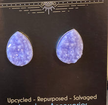 Load image into Gallery viewer, GS- Geode Teardrop Studs, Lavender