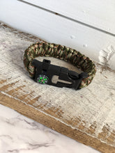 Load image into Gallery viewer, Paracord Survival Bracelet - Camo