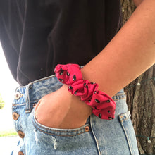 Load image into Gallery viewer, Scrunchie - Watermelon