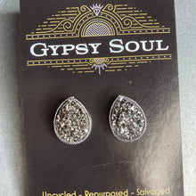 Load image into Gallery viewer, GS- Geode Teardrop Studs,Gray