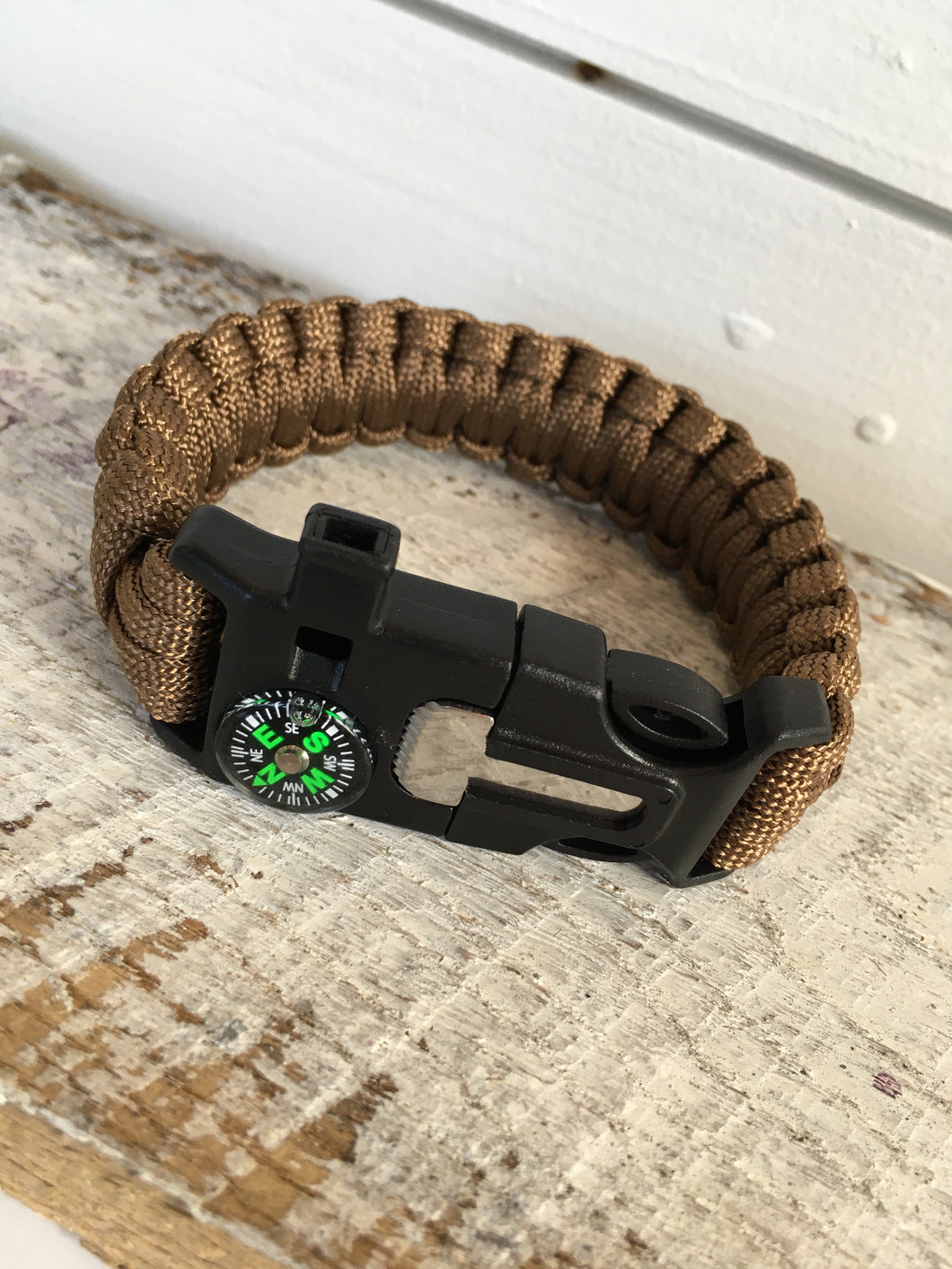 Paracord Survival Bracelet - use Brown