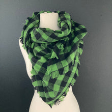 Load image into Gallery viewer, Blanket Scarf- Green
