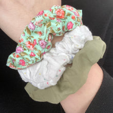 Load image into Gallery viewer, Scrunchie - Rainbow Dot