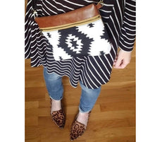 Load image into Gallery viewer, Leather Handmade Purse- White Aztec