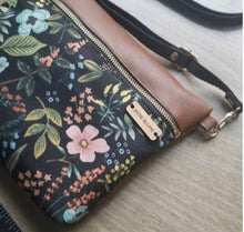 Load image into Gallery viewer, Leather Handmade Purse- Floral