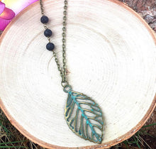 Load image into Gallery viewer, Diffusing Necklace- Leaf